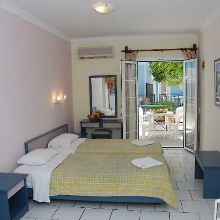 Sofia's Hotel 2*